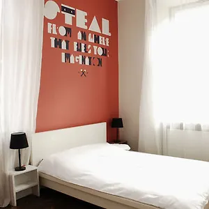 https://red-kurka-apartments.krakowhotelspoland.com